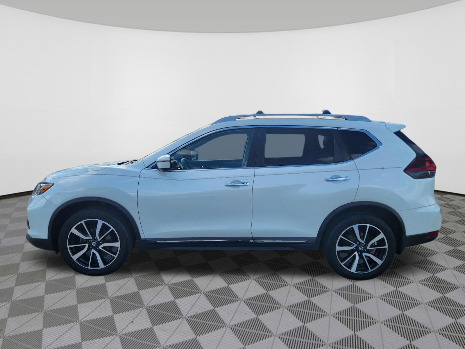 Used 2020 Nissan Rogue SL w/ Premium Package image 5