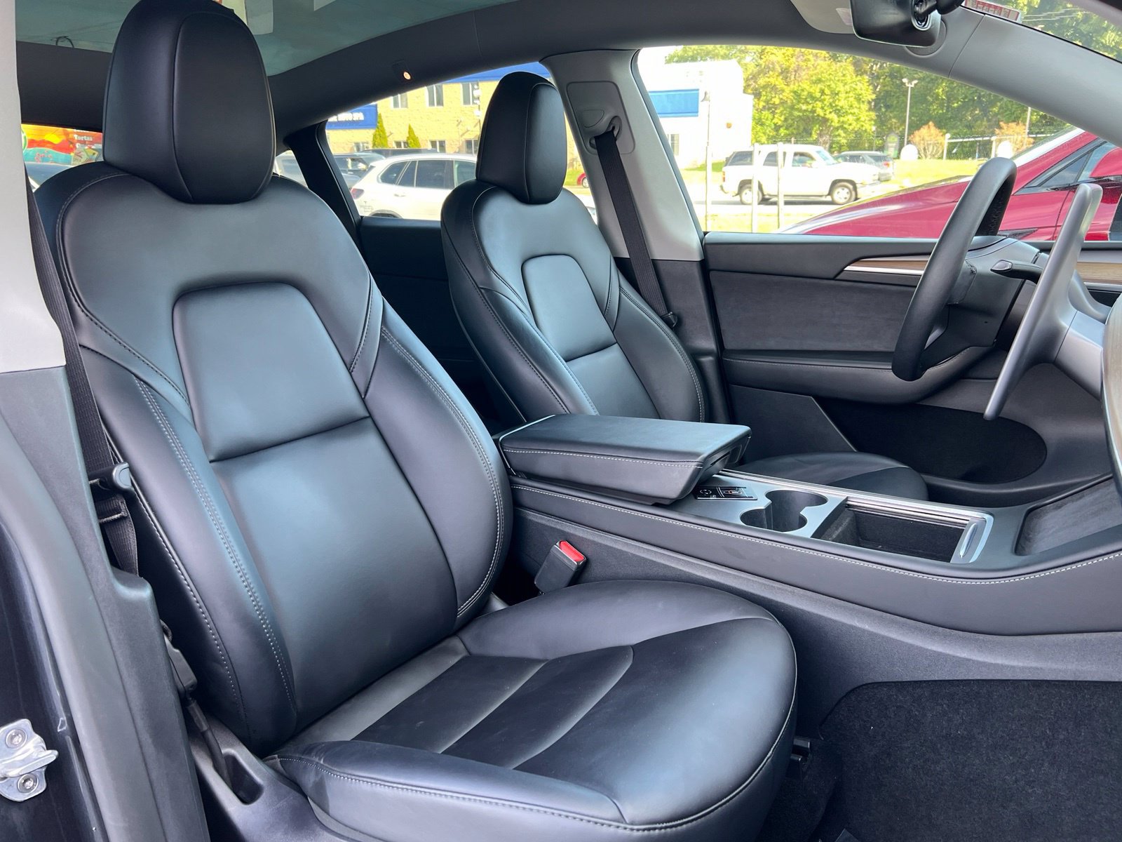 Used 2024 Tesla Model Y Long Range AWD/4WD image 13