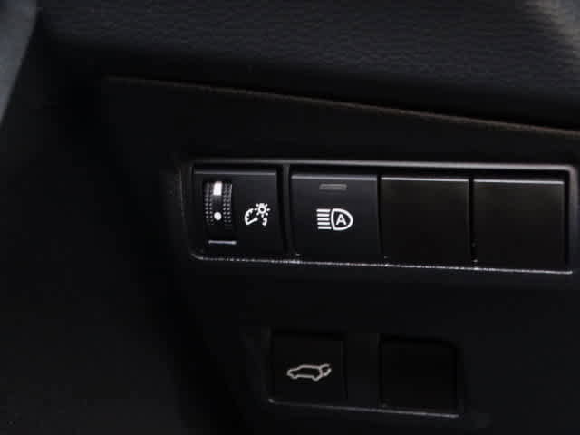 Certified 2023 Toyota Corolla Cross XLE image 40