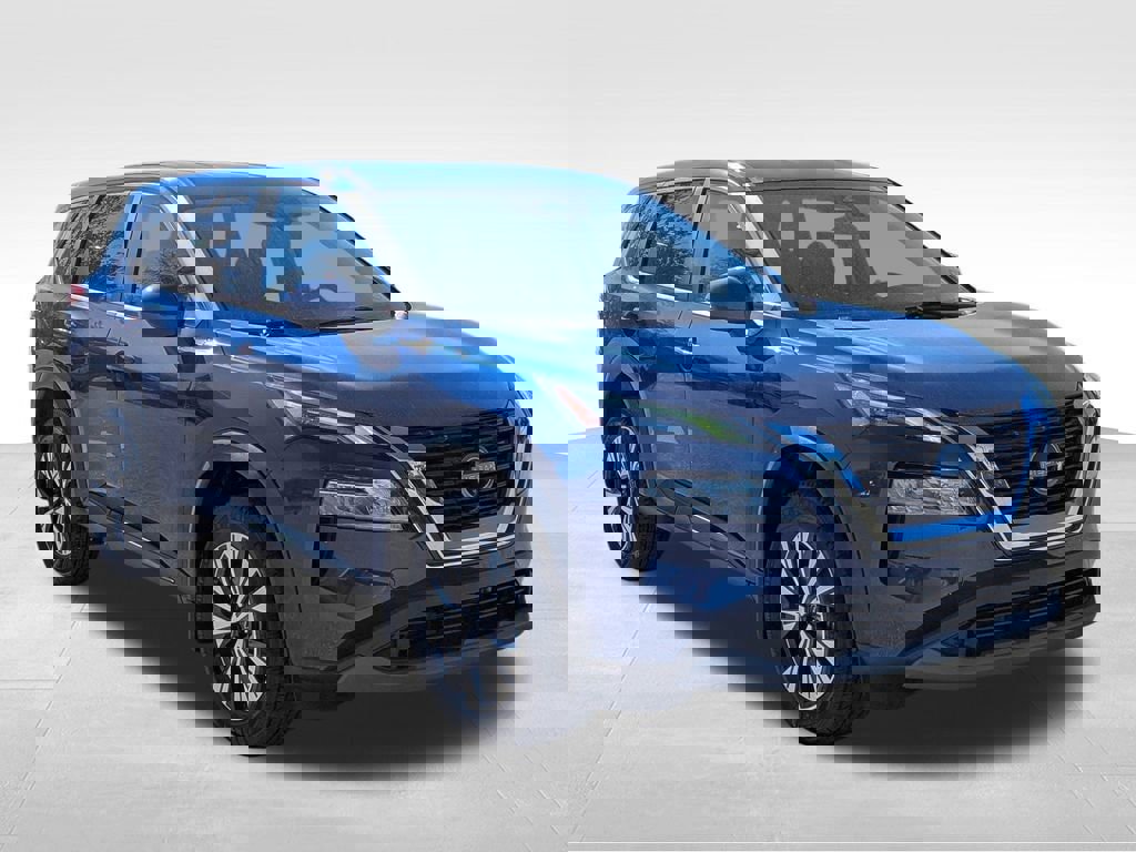 Used 2023 Nissan Rogue SV image 2