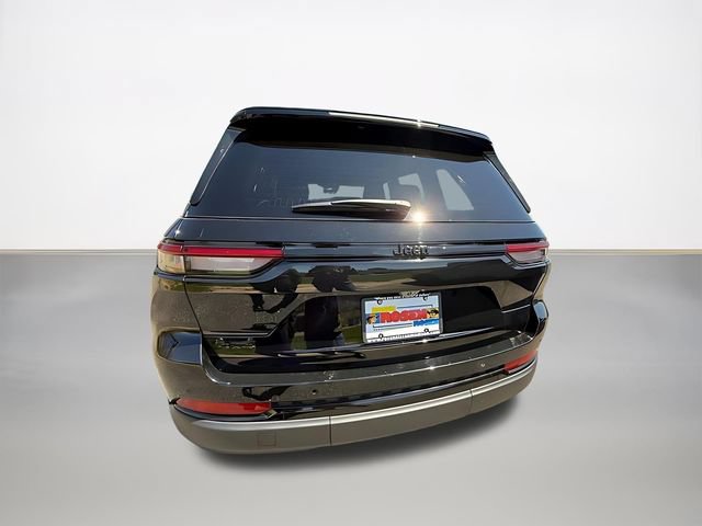 Used 2025 Jeep Grand Cherokee Altitude AWD/4WD image 31
