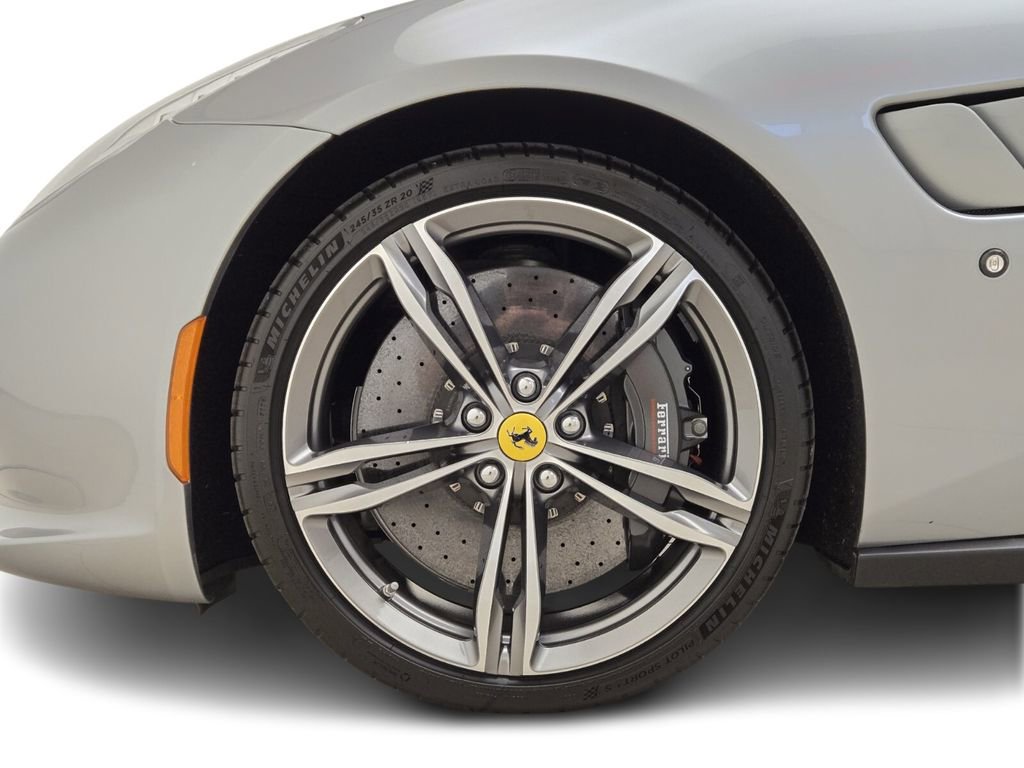 Used 2017 Ferrari GTC4Lusso AWD/4WD image 13