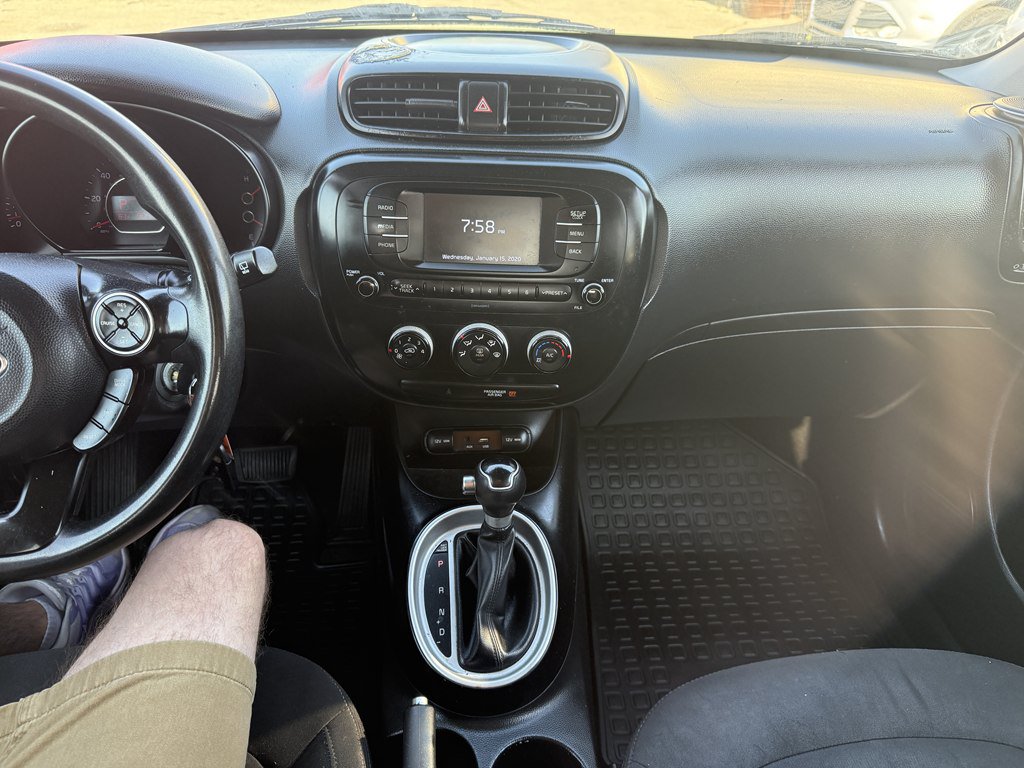 Used 2018 Kia Soul FWD image 19