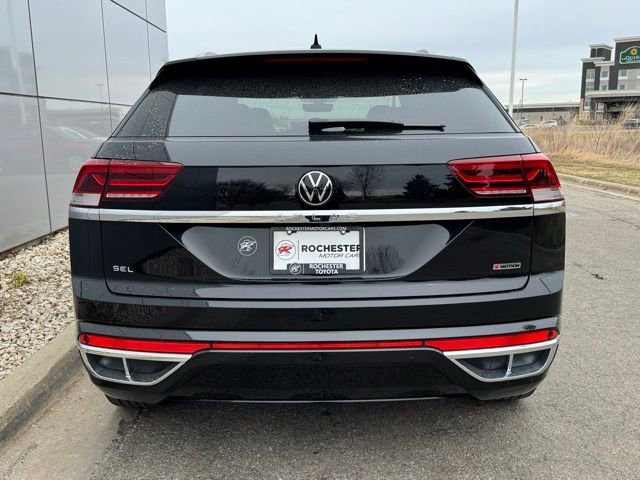 Used 2022 Volkswagen Atlas Cross Sport SEL R-Line AWD/4WD image 40
