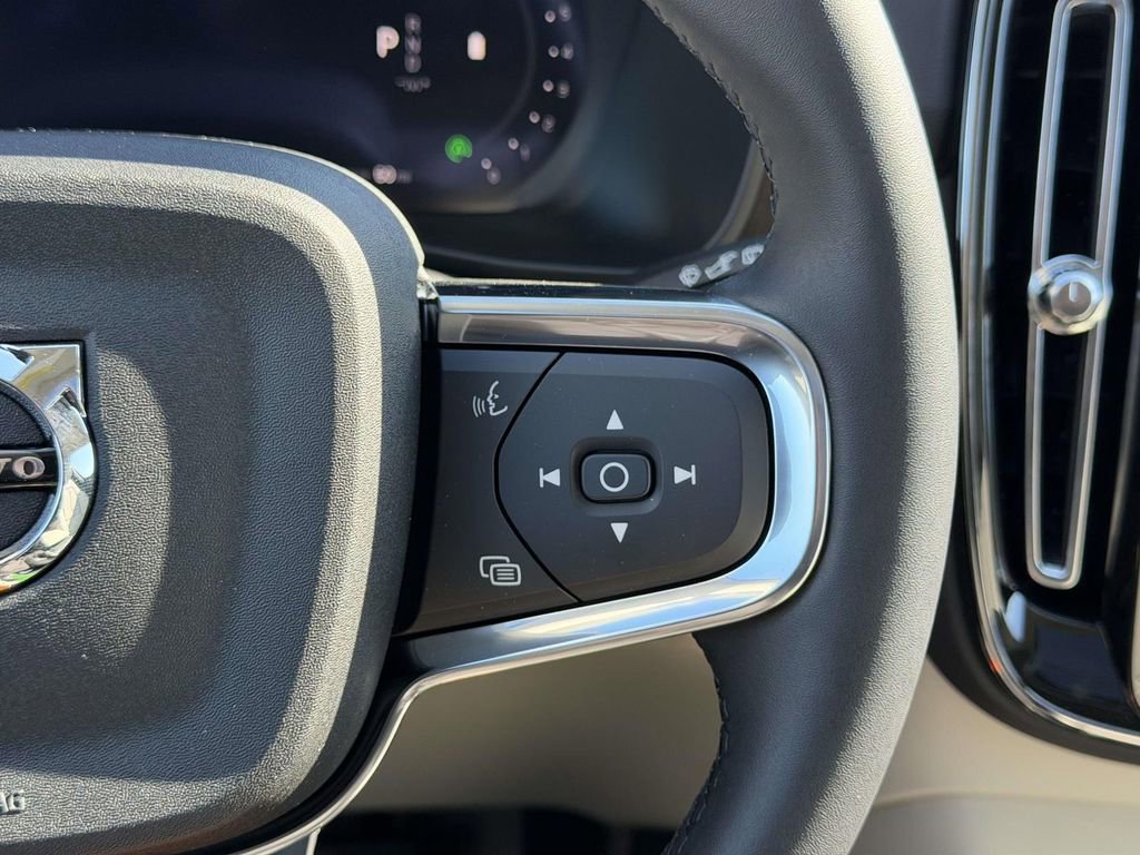 New 2026 Volvo XC40 B5 Ultra w/ Protection Package Premier image 9
