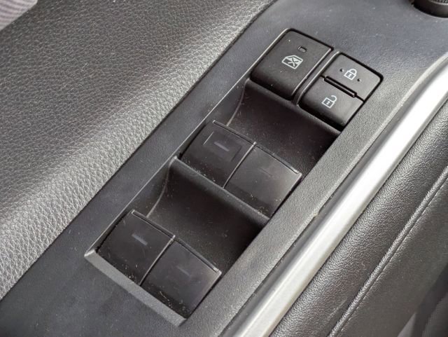 Used 2023 Toyota Highlander LE image 24