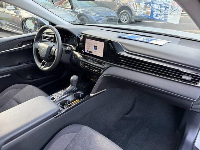 Used 2025 Toyota Camry LE FWD image 17