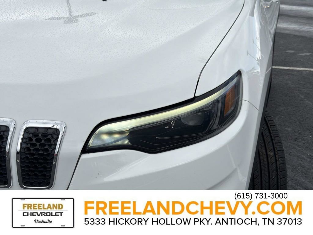 Used 2019 Jeep Cherokee Latitude Plus w/ Comfort/Convenience Group FWD image 10