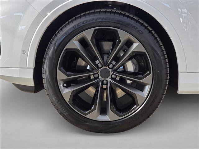 New 2026 Audi Q7 3.0T Premium Plus AWD/4WD image 9