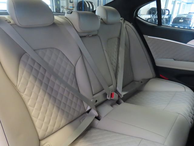 Used 2022 Genesis G70 3.3T RWD image 35