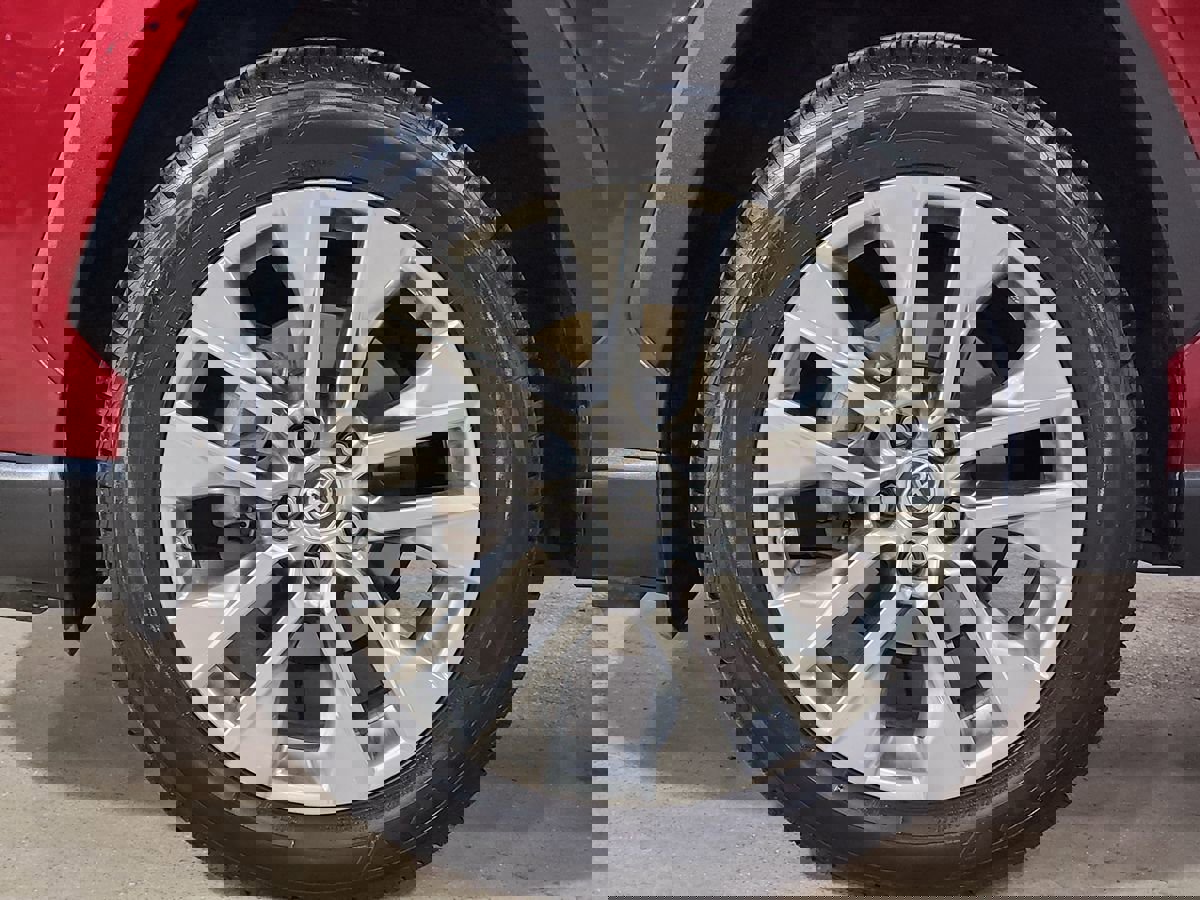 Used 2019 Toyota RAV4 XLE Premium image 28