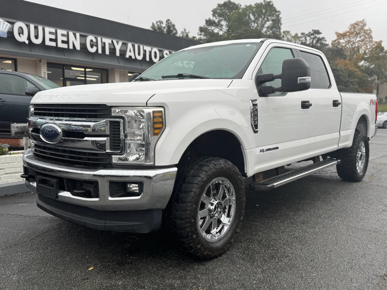 Used 2018 Ford F250 XLT w/ XLT Value Package AWD/4WD image 1