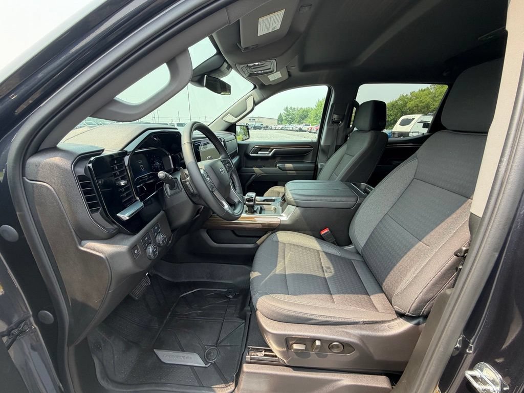 Used 2023 Chevrolet Silverado 1500 RST w/ LPO, Dark Essentials Package AWD/4WD image 2