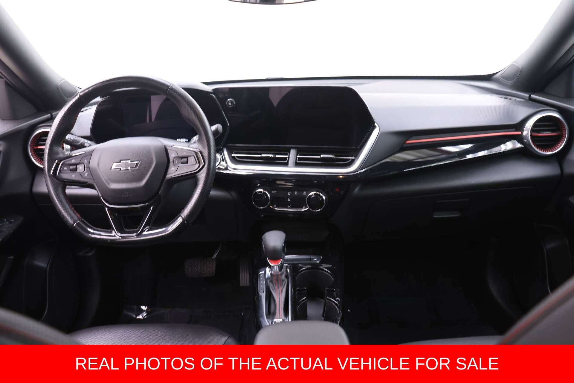 Used 2024 Chevrolet Trax RS w/ Sunroof Package image 5