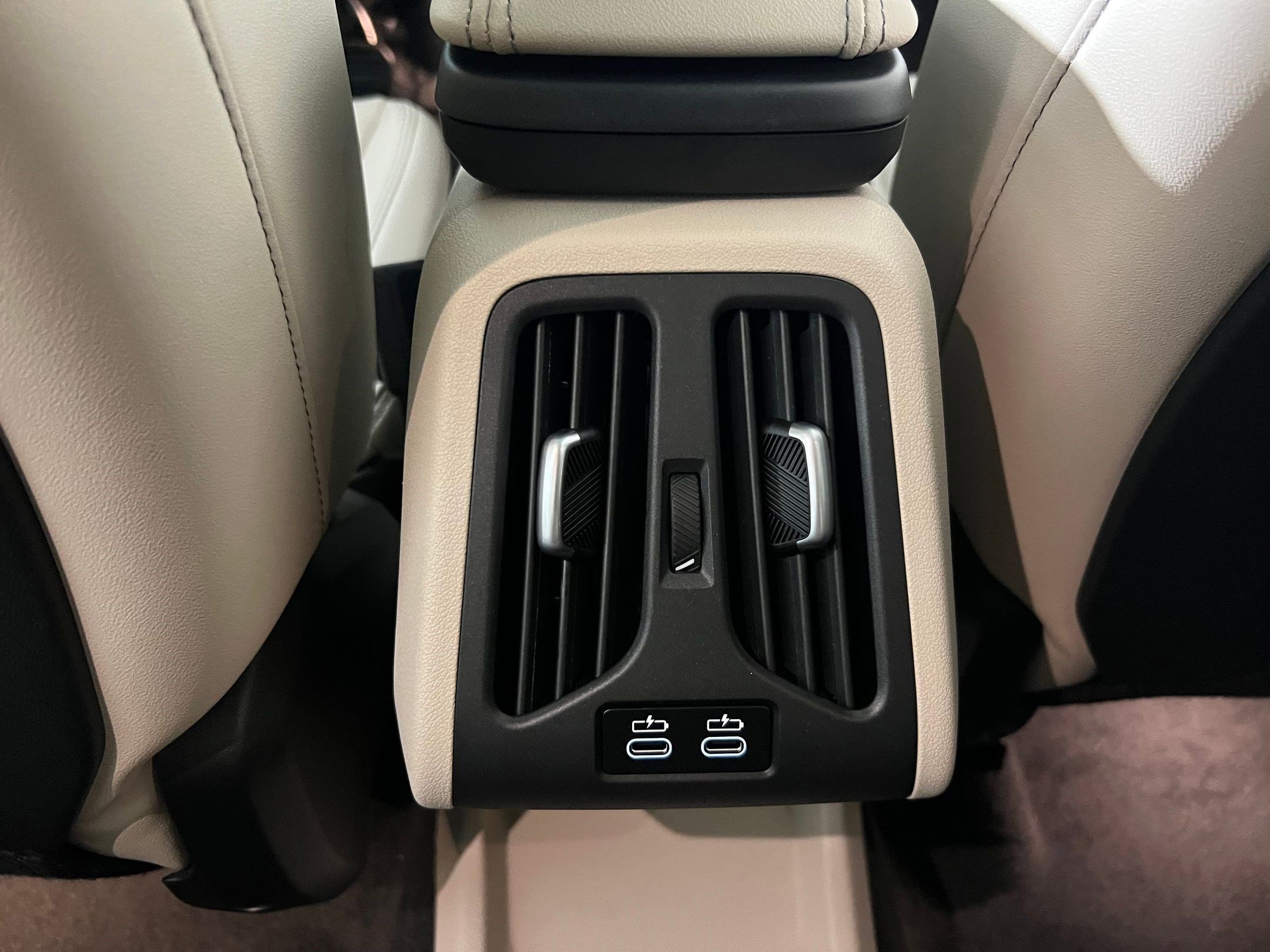 Used 2025 BMW X2 xDrive28i w/ Premium Package AWD/4WD image 32