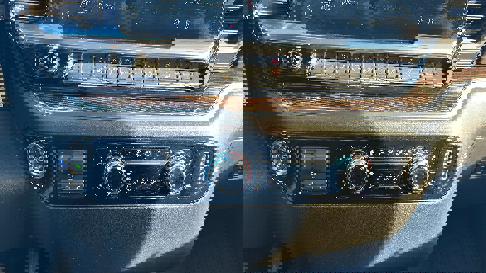 Used 2023 GMC Sierra 1500 Elevation image 29