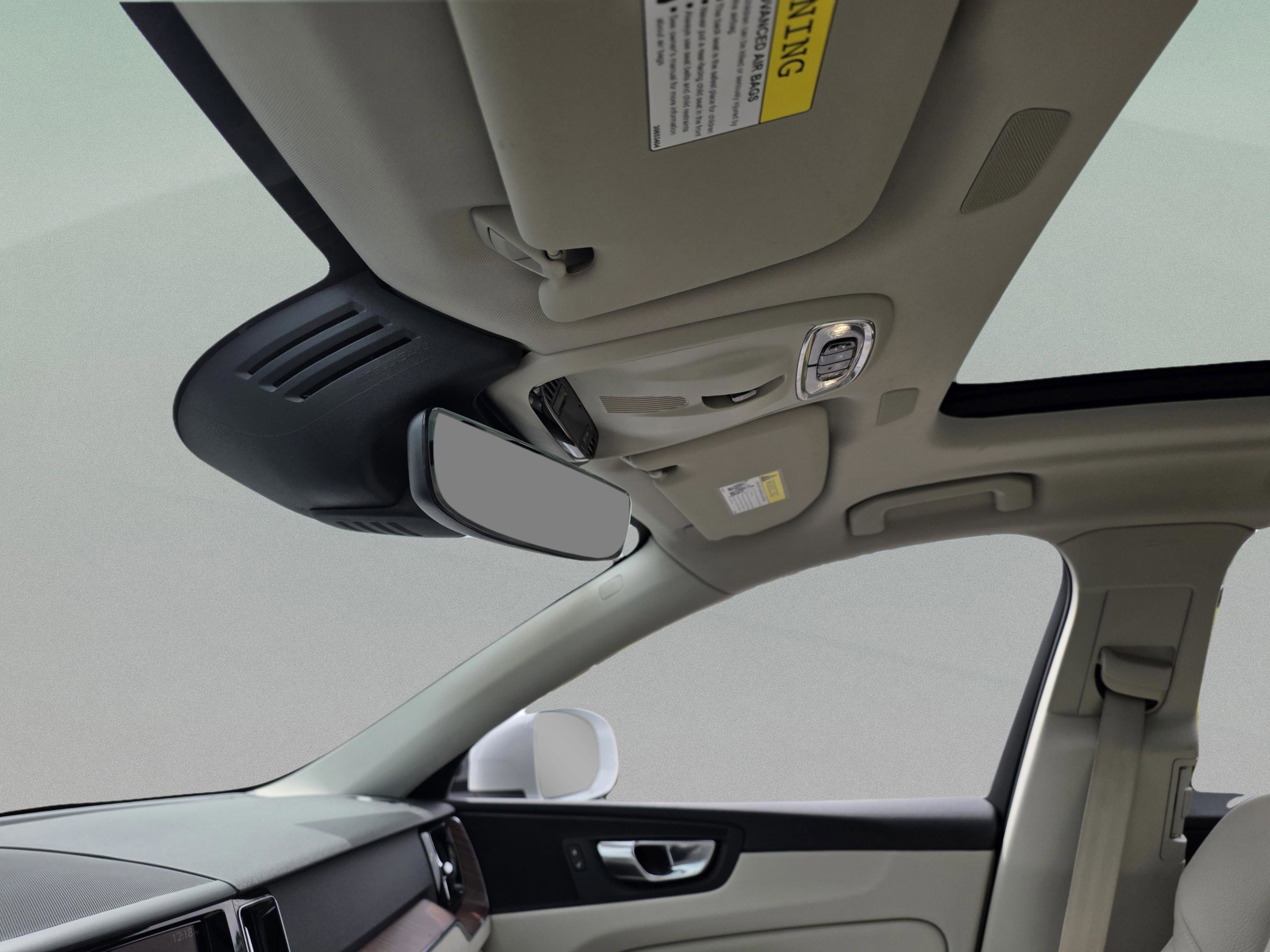 Used 2021 Volvo XC60 T5 Momentum w/ Climate Package image 16