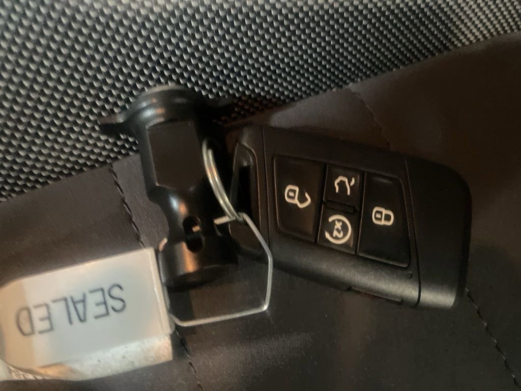 Used 2022 Volkswagen Taos SE image 30