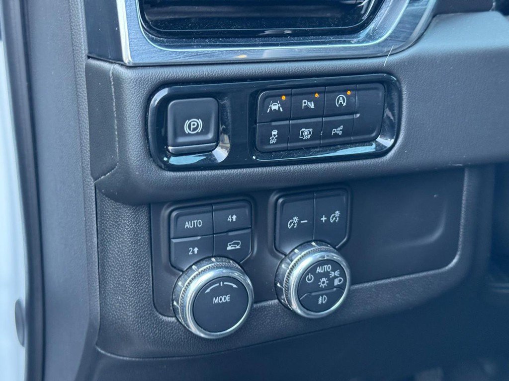 Used 2025 GMC Yukon Denali image 19