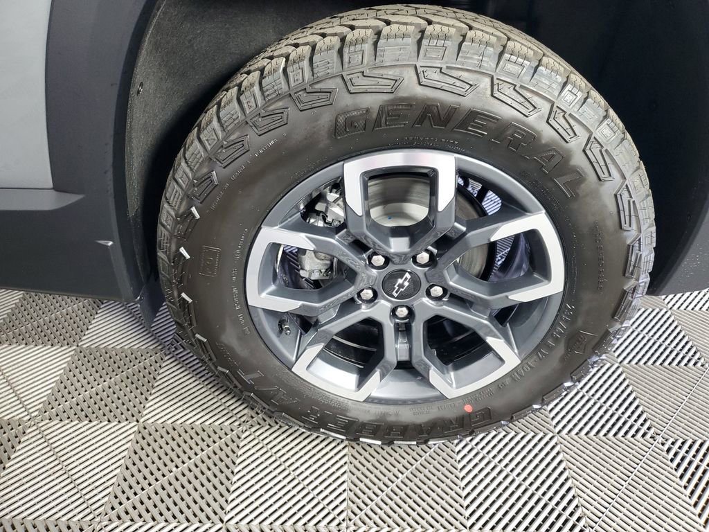 New 2026 Chevrolet Equinox ACTIV FWD image 32