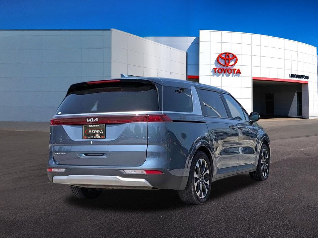 Used 2024 Kia Carnival EX FWD image 12