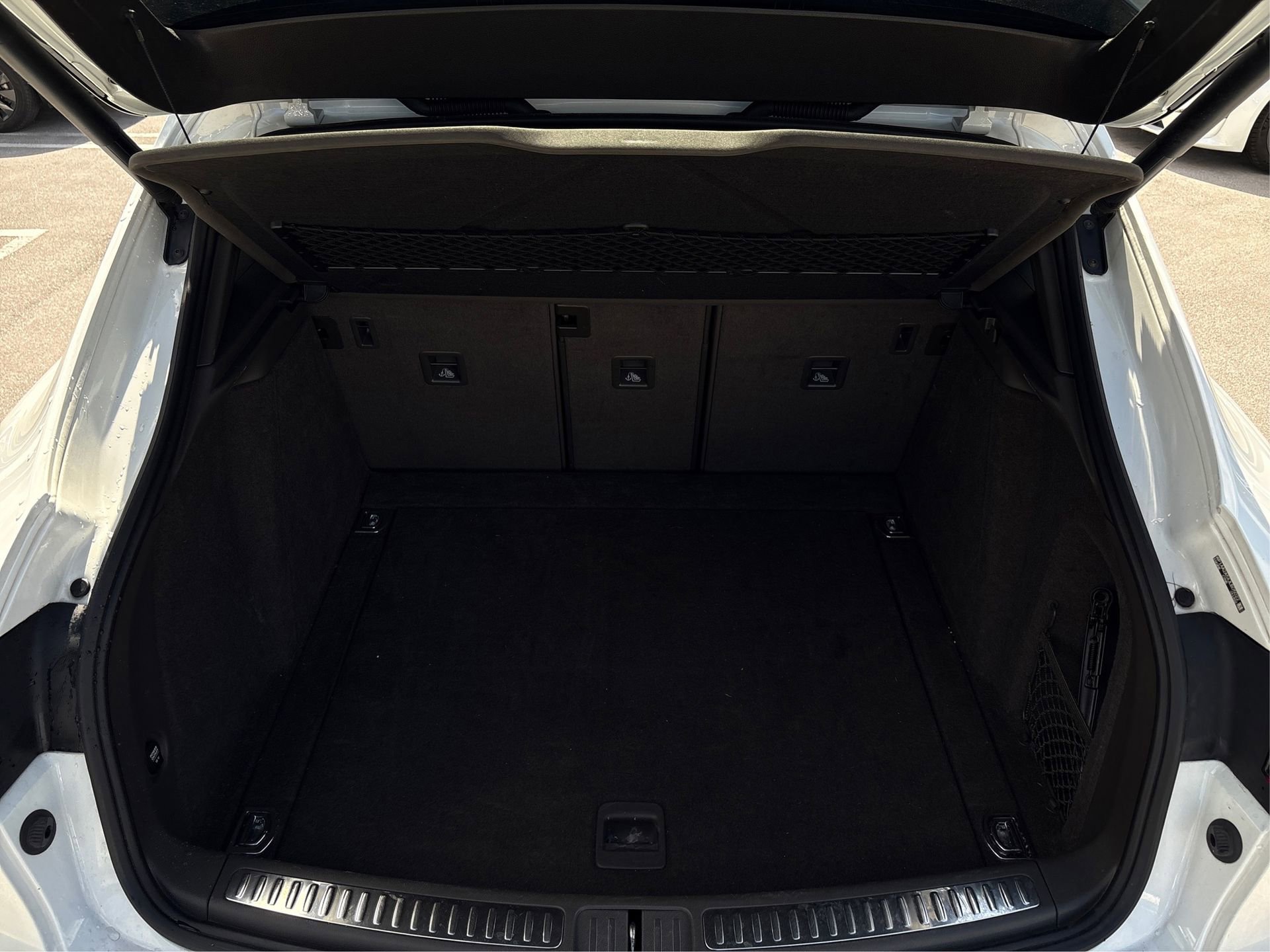 Used 2018 Porsche Macan w/ Premium Package Plus image 11