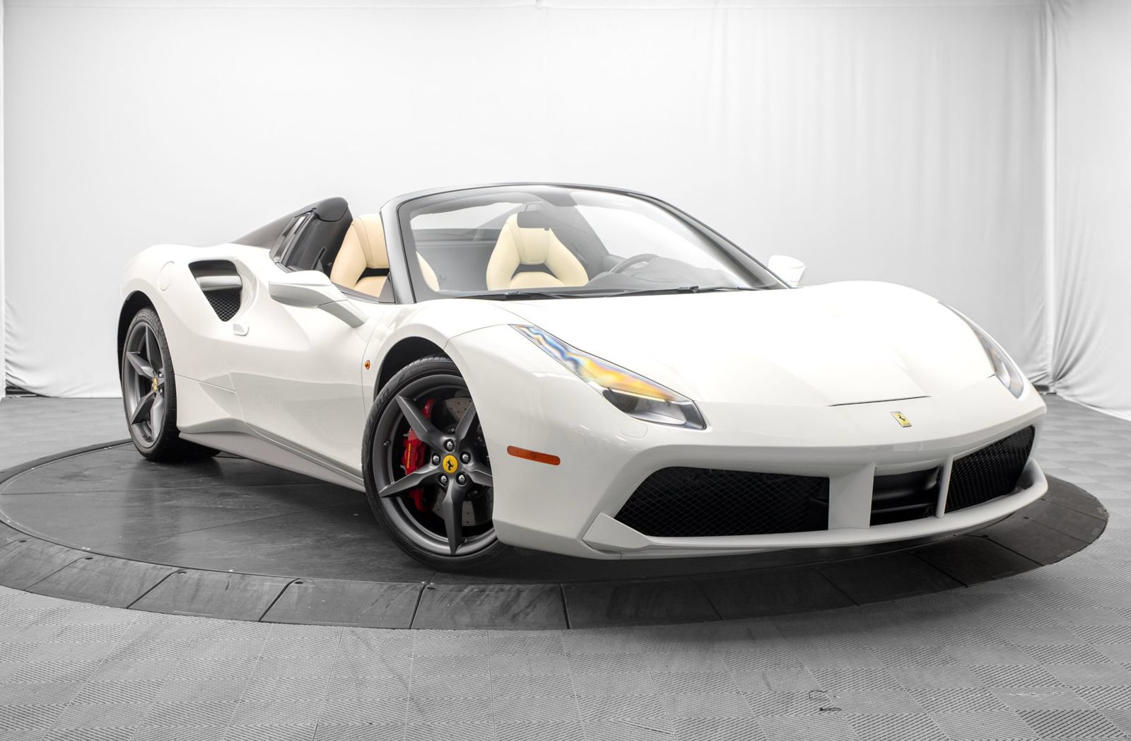 Used 2018 Ferrari 488 Spider RWD image 1
