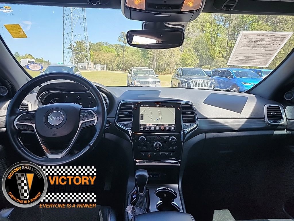 Certified 2022 Jeep Grand Cherokee Laredo X image 3