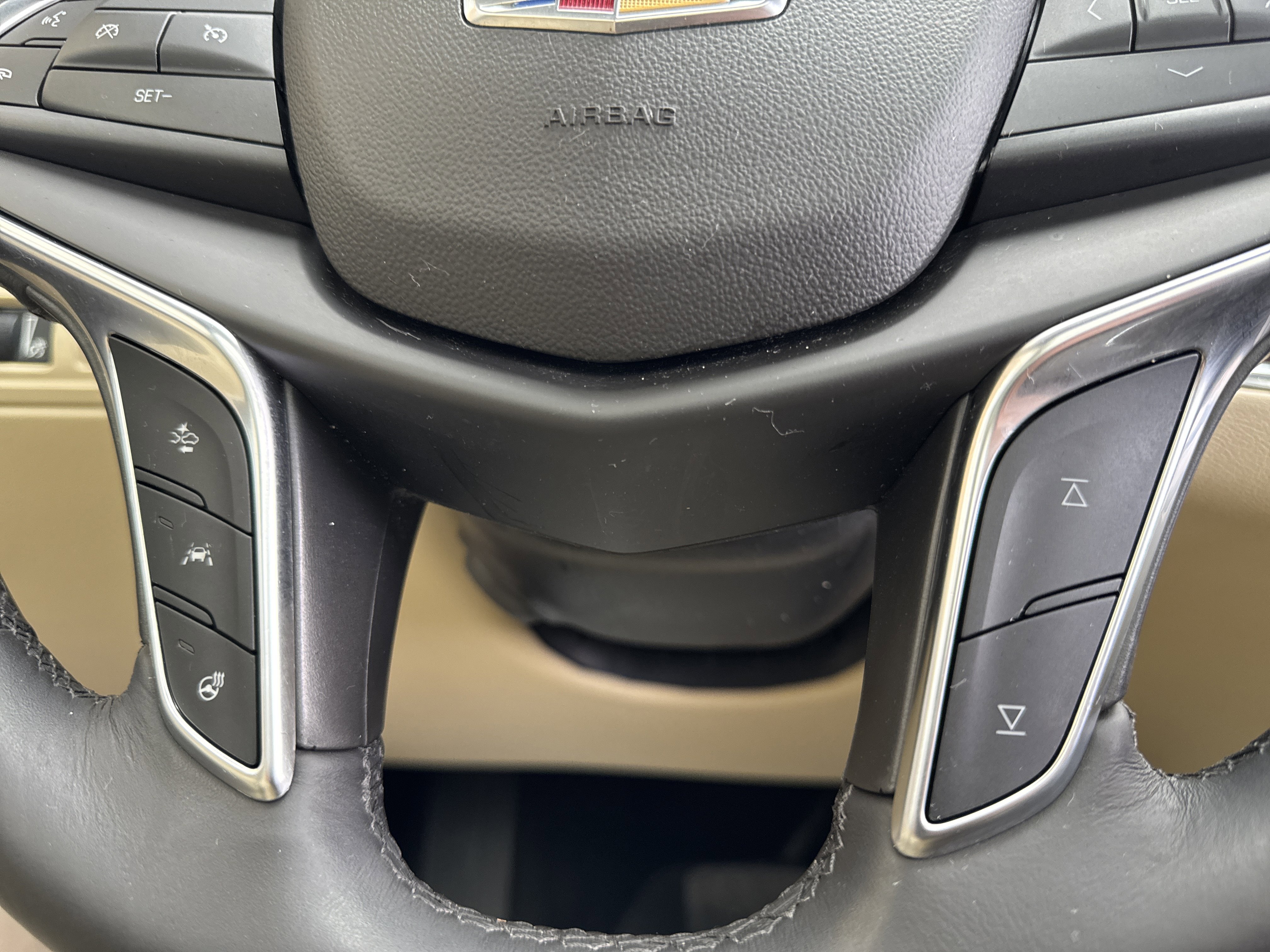 Used 2017 Cadillac XT5 Luxury w/ Driver Awareness Package AWD/4WD image 18