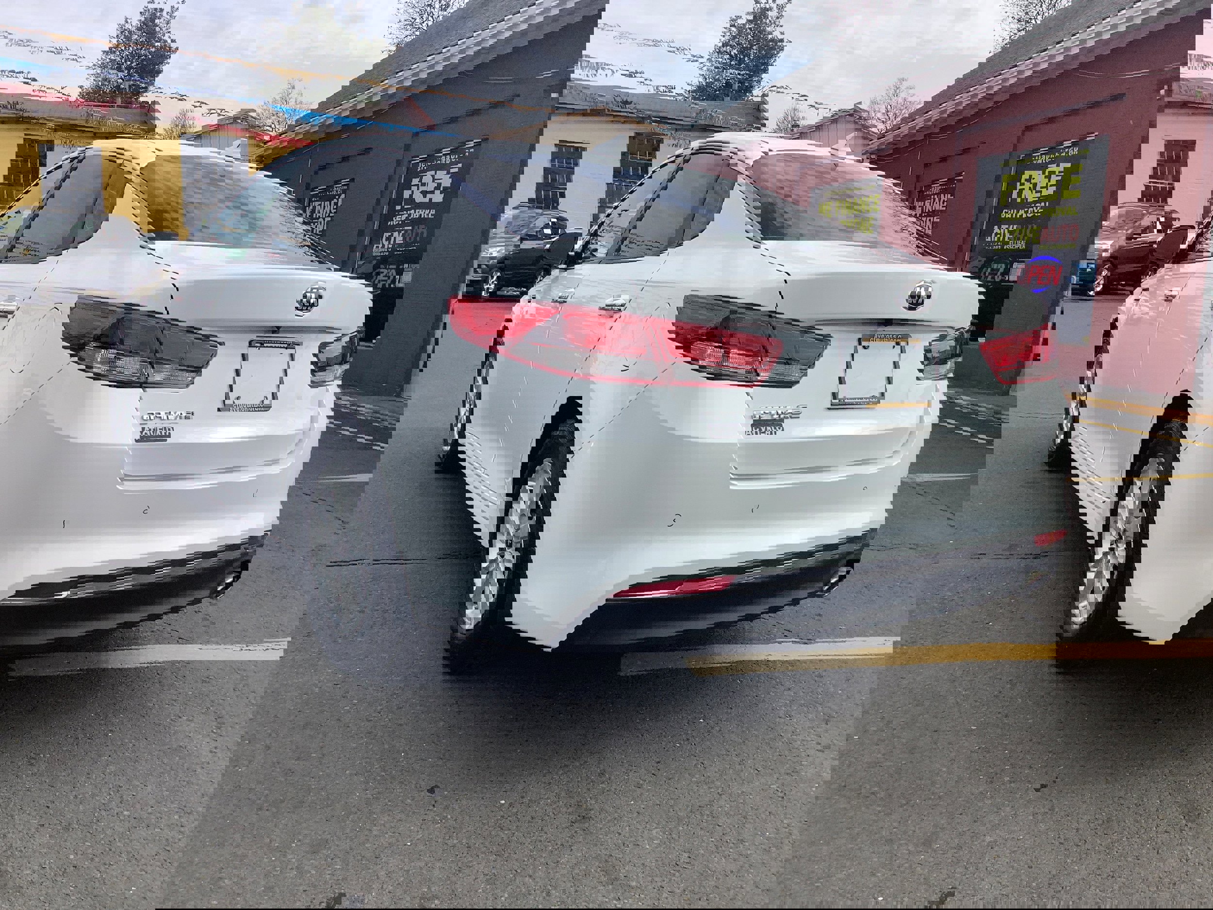 Used 2018 Kia Optima LX w/ Convenience Package FWD image 5