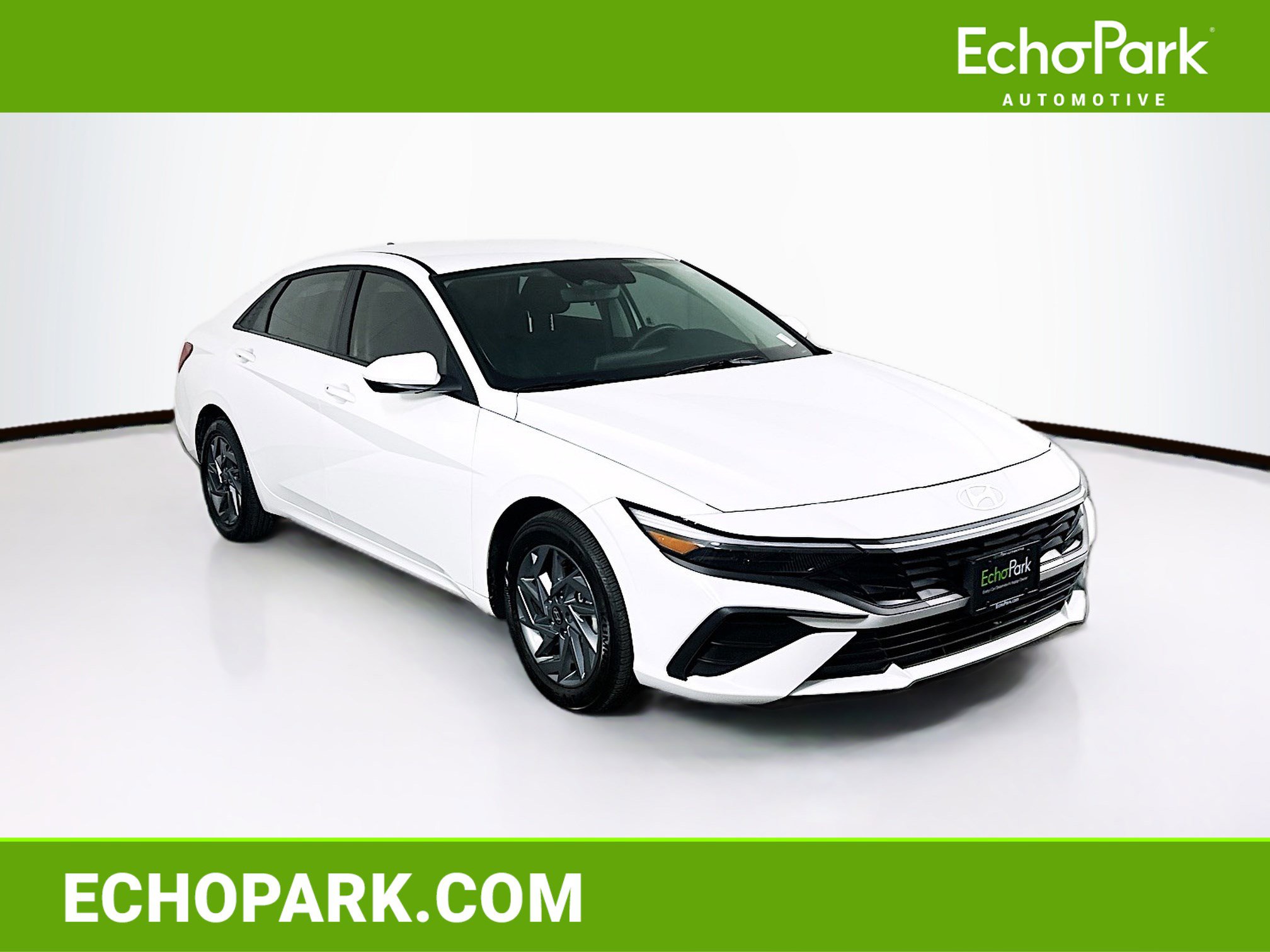 Used 2025 Hyundai Elantra Blue image 1