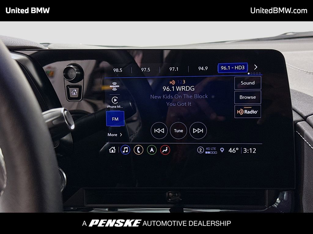 Used 2023 Chevrolet Corvette Stingray w/ Stealth Interior Trim Package image 8