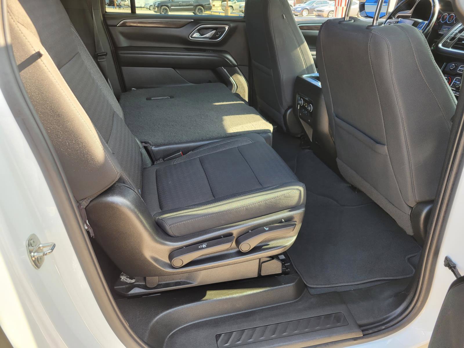 Used 2023 Chevrolet Suburban LS RWD image 12