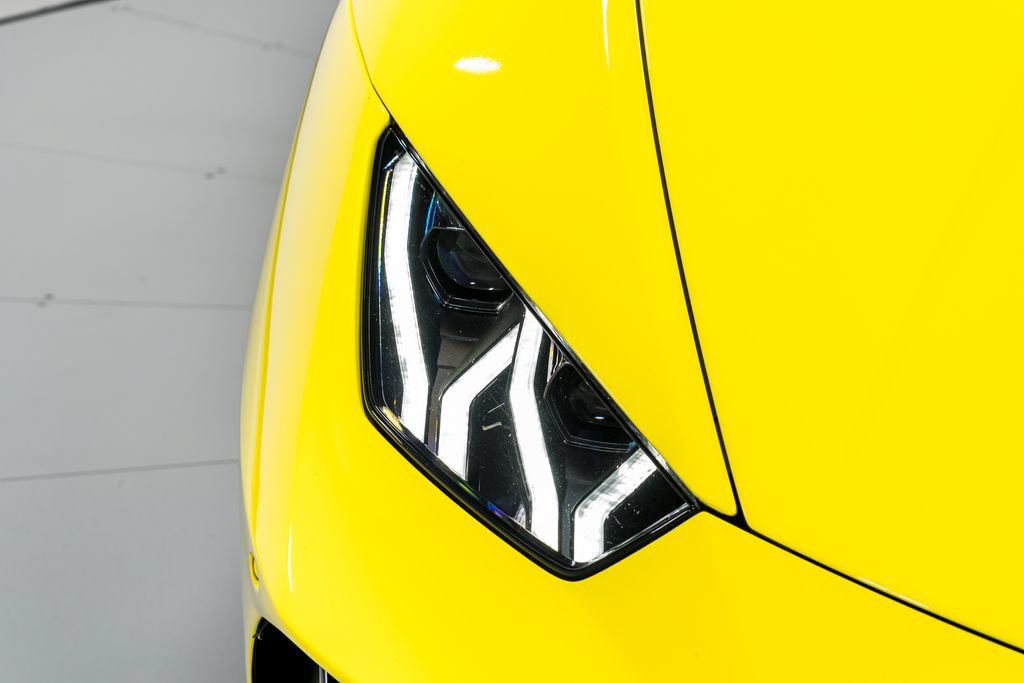 Used 2022 Lamborghini Huracan EVO AWD/4WD image 42
