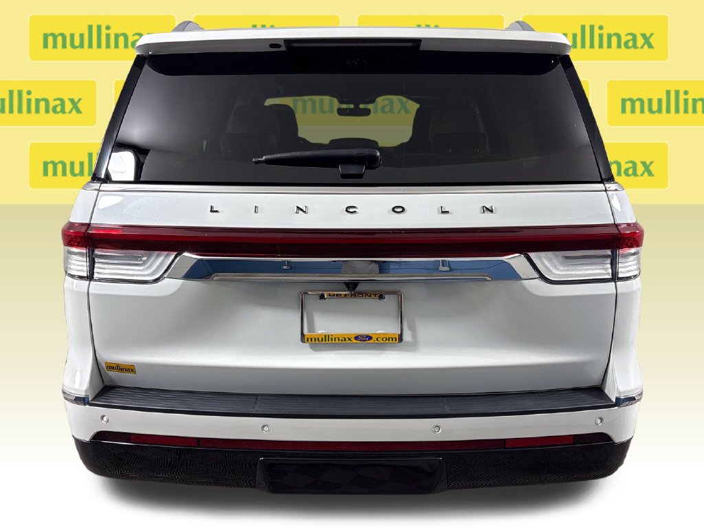 Used 2024 Lincoln Navigator Black Label AWD/4WD image 32