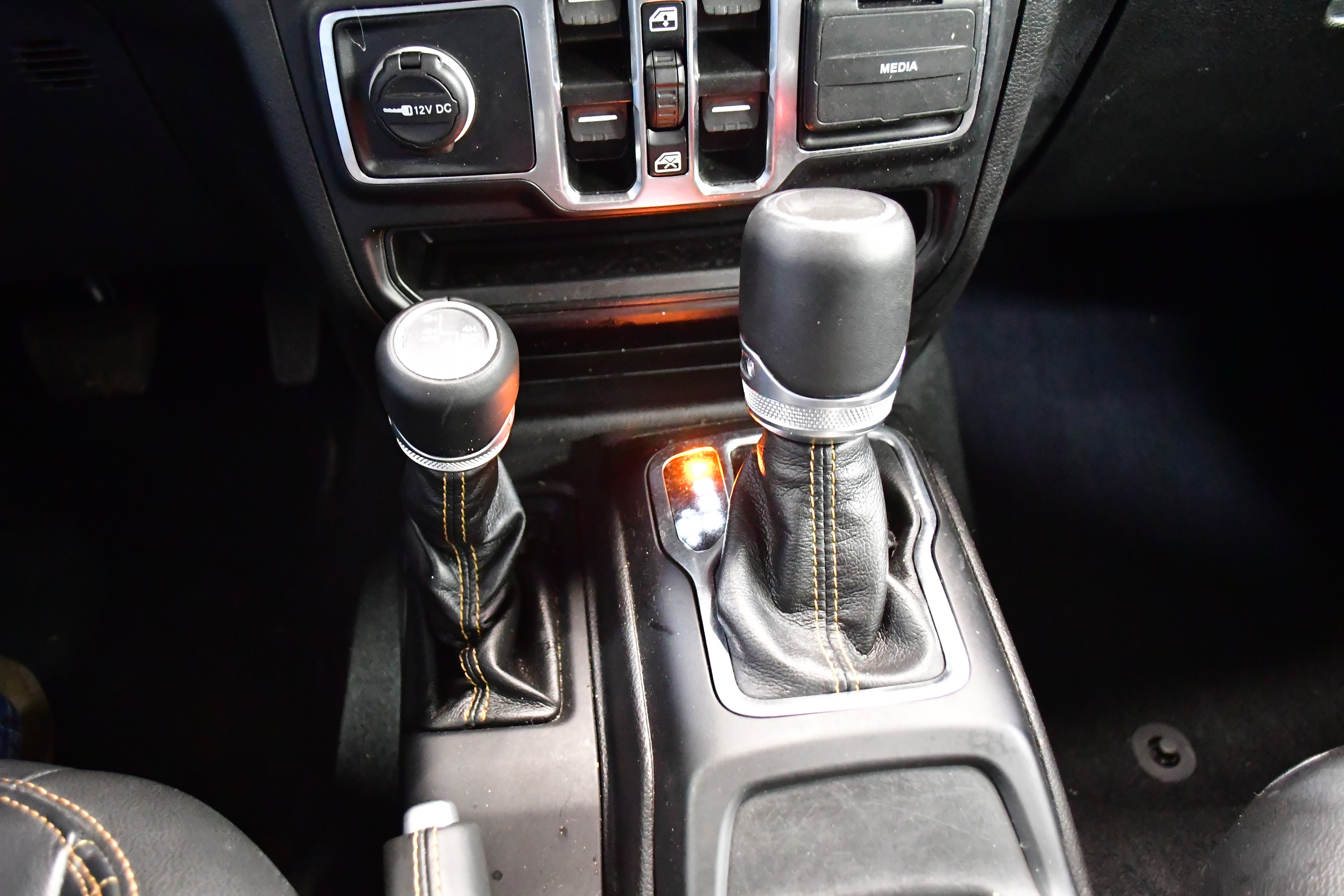 Used 2022 Jeep Wrangler Unlimited Sahara image 28