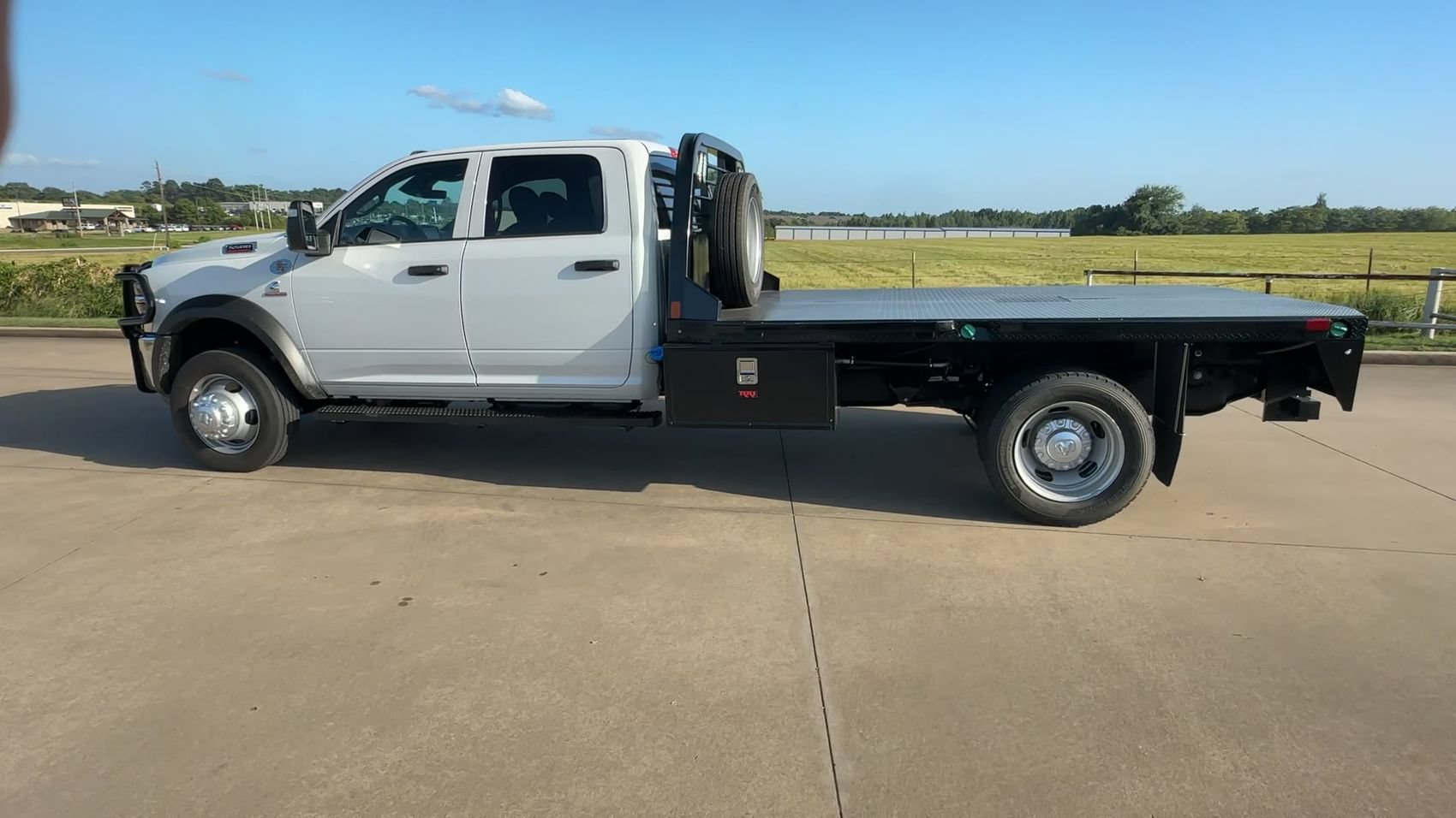 New 2025 RAM 5500 Tradesman AWD/4WD image 6