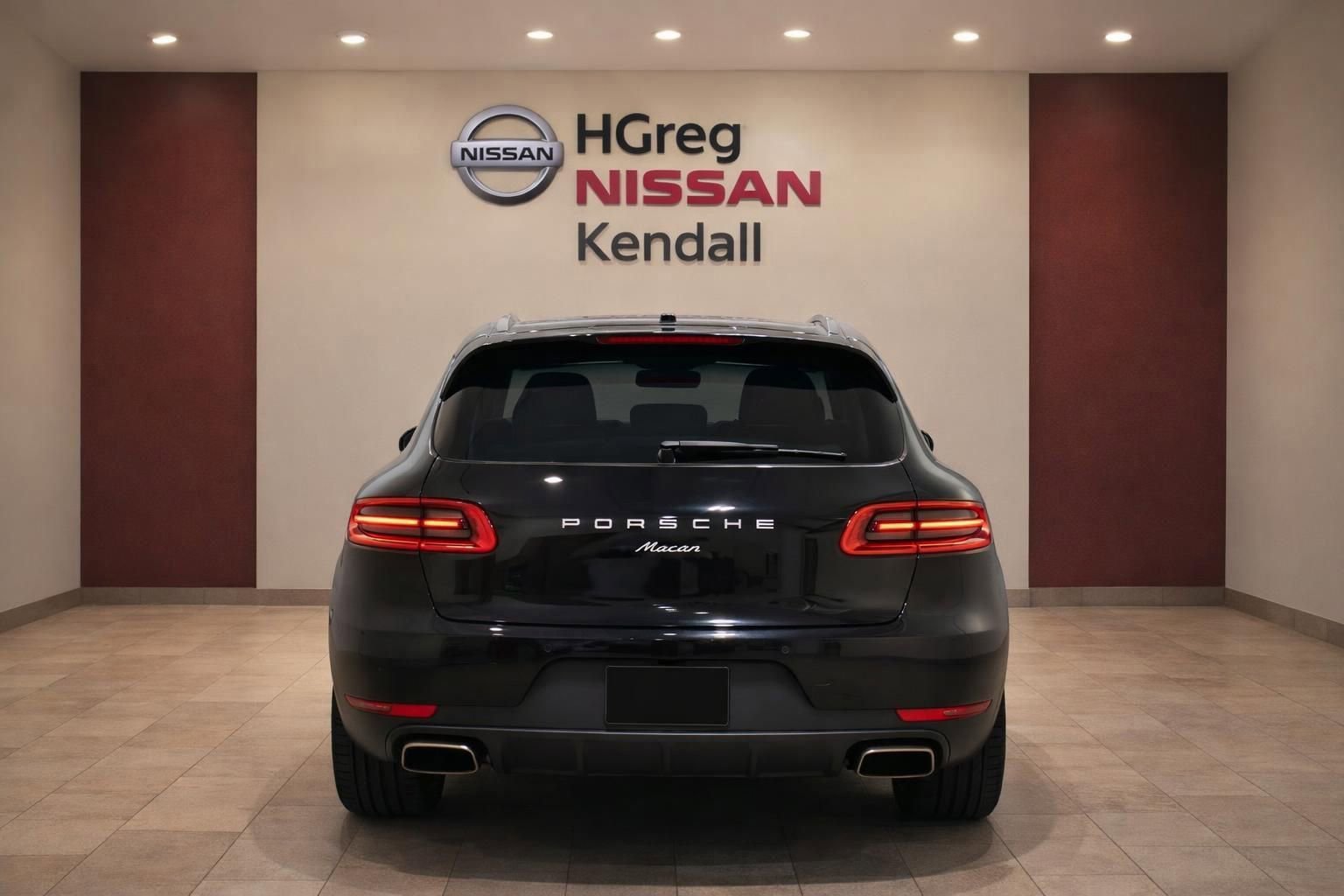 Used 2018 Porsche Macan AWD/4WD image 6