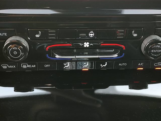 Used 2025 Jeep Grand Cherokee Limited RWD image 32