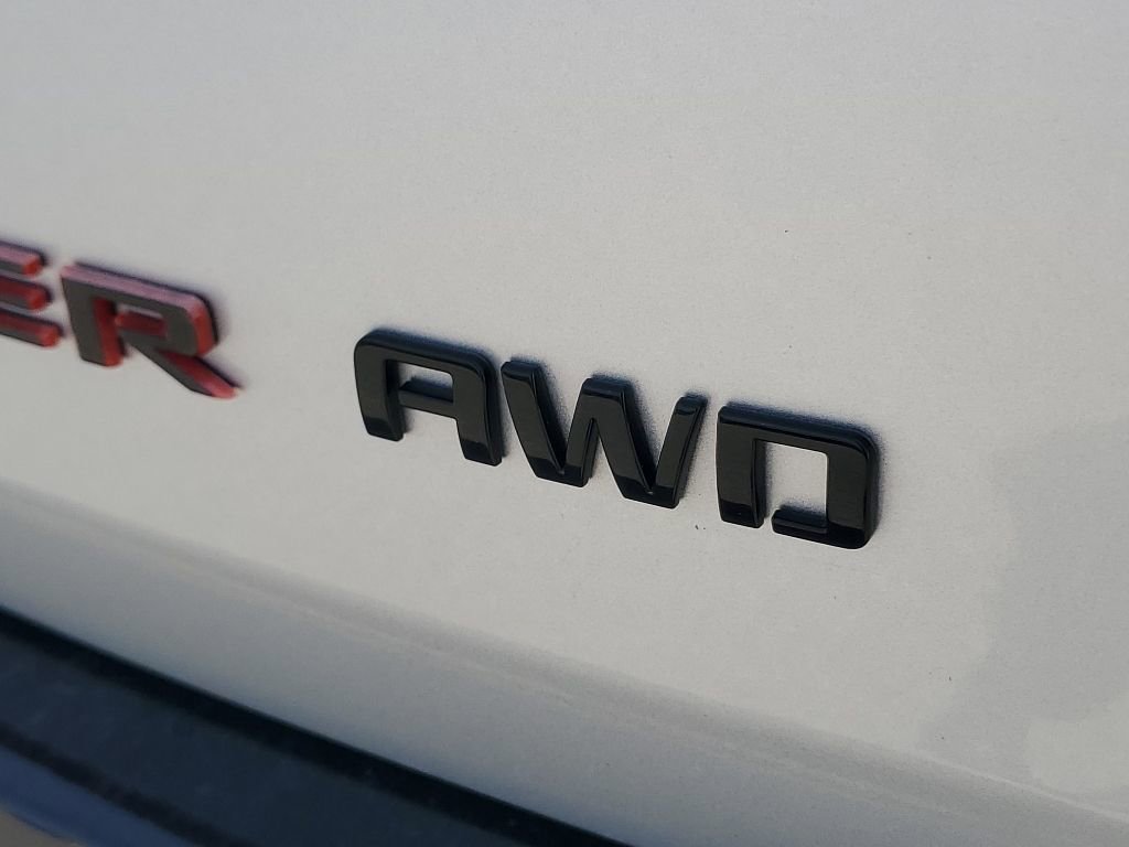 Used 2020 Chevrolet Traverse Premier w/ Redline Edition AWD/4WD image 37