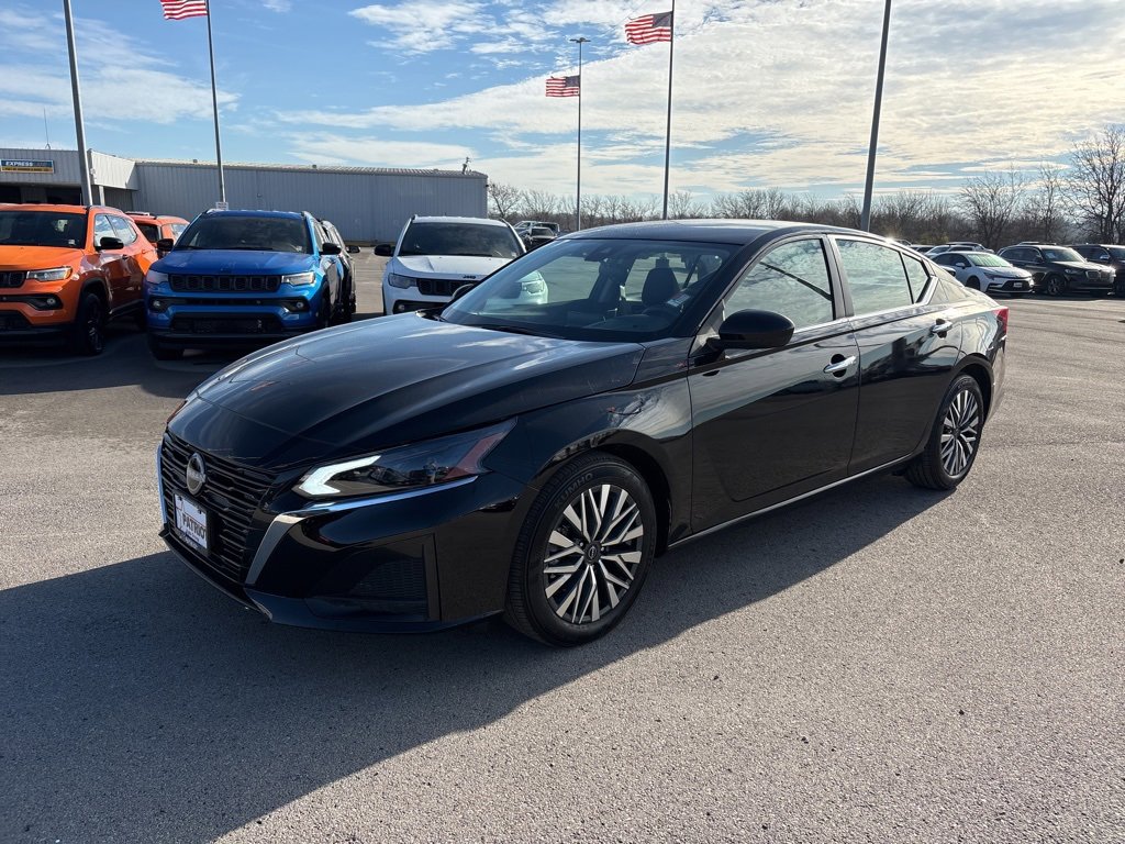 Used 2025 Nissan Altima 2.5 SV image 6