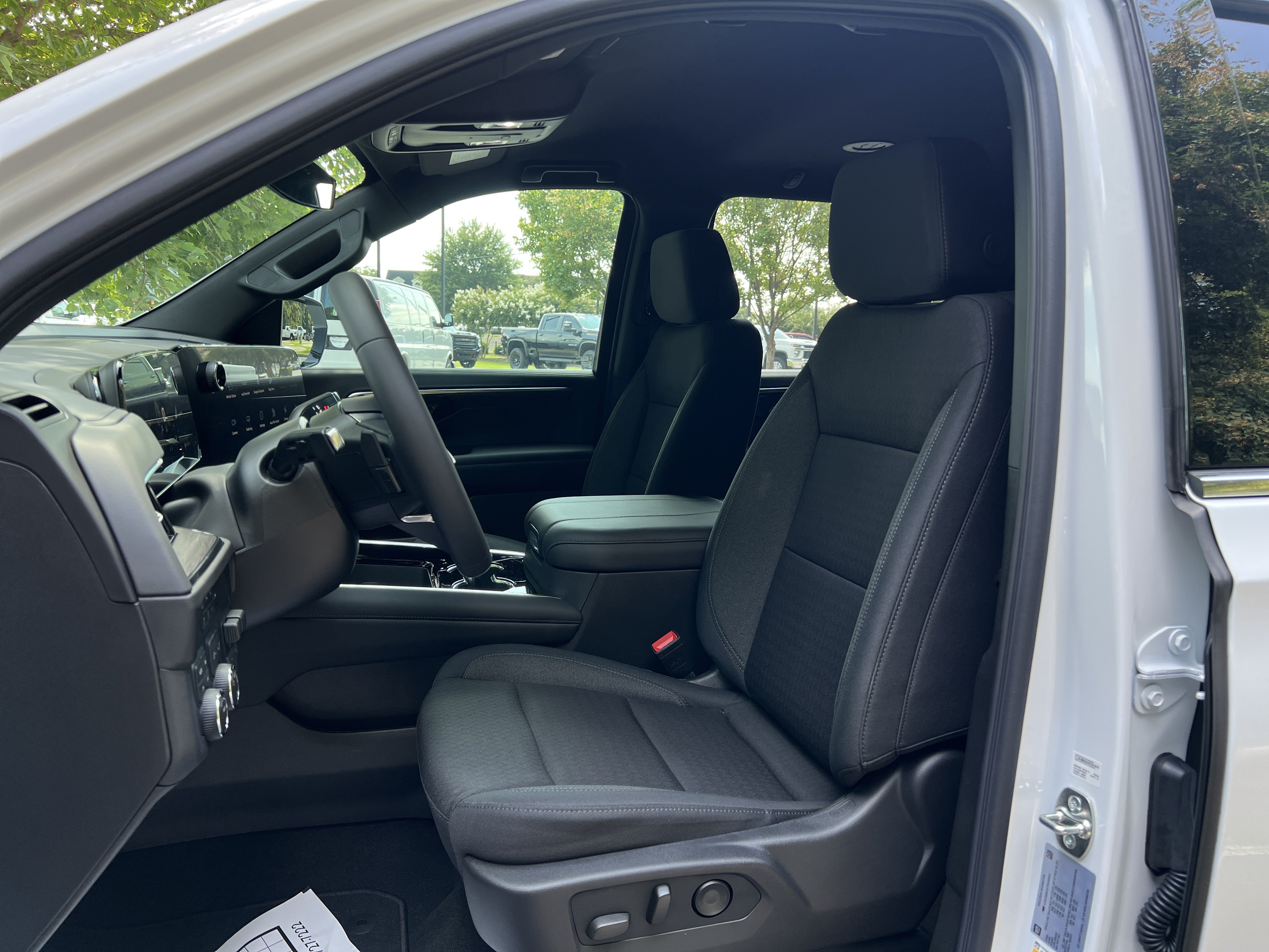 New 2026 Chevrolet Suburban LS w/ LPO, Get Active Package AWD/4WD image 16