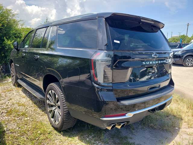 Used 2025 Chevrolet Suburban High Country AWD/4WD image 2