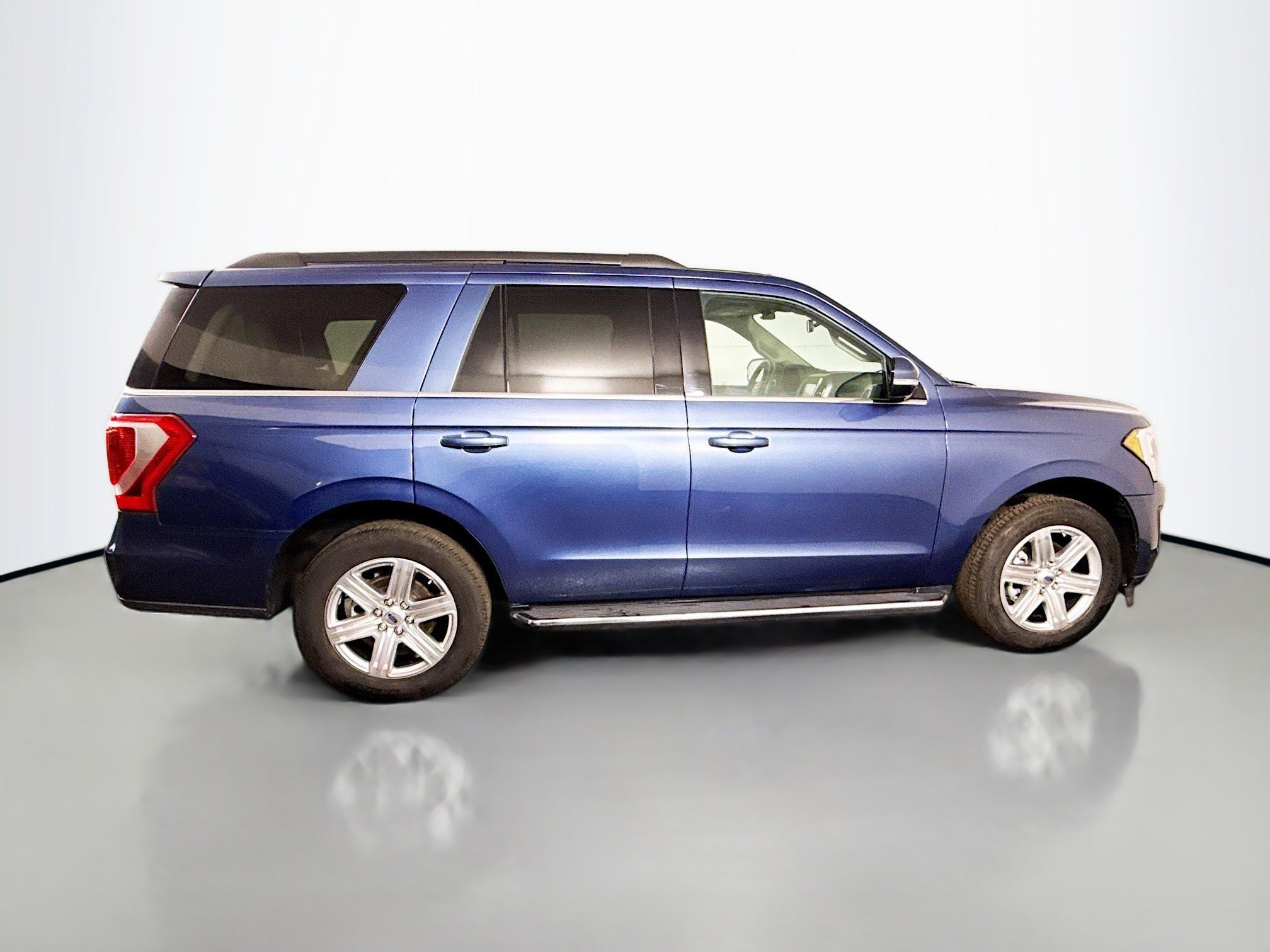 Used 2020 Ford Expedition XLT w/ Equipment Group 202A image 11