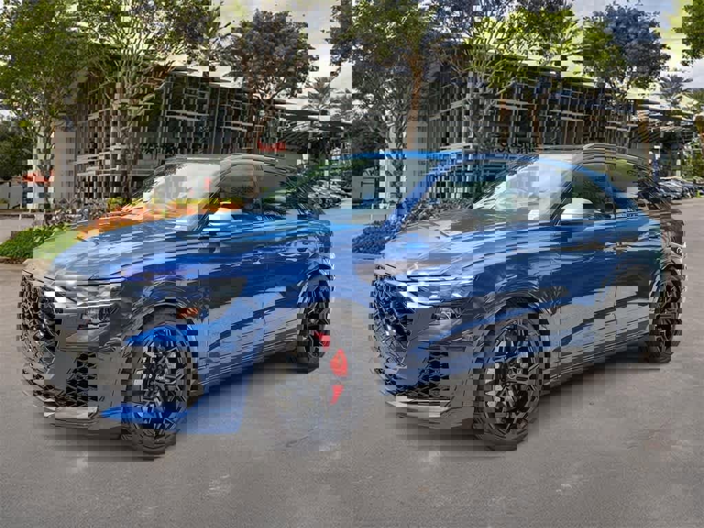 New 2025 Audi RS Q8 performance