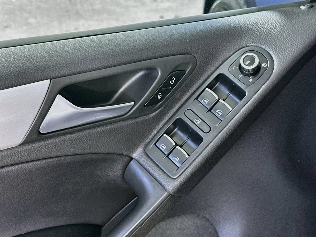Used 2012 Volkswagen GTI Autobahn FWD image 23