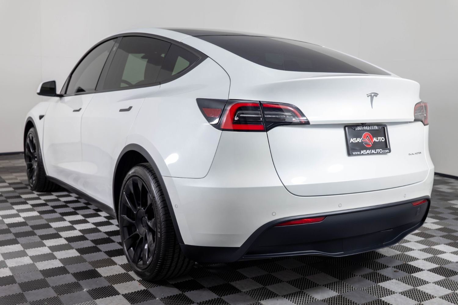 Used 2021 Tesla Model Y Long Range image 5