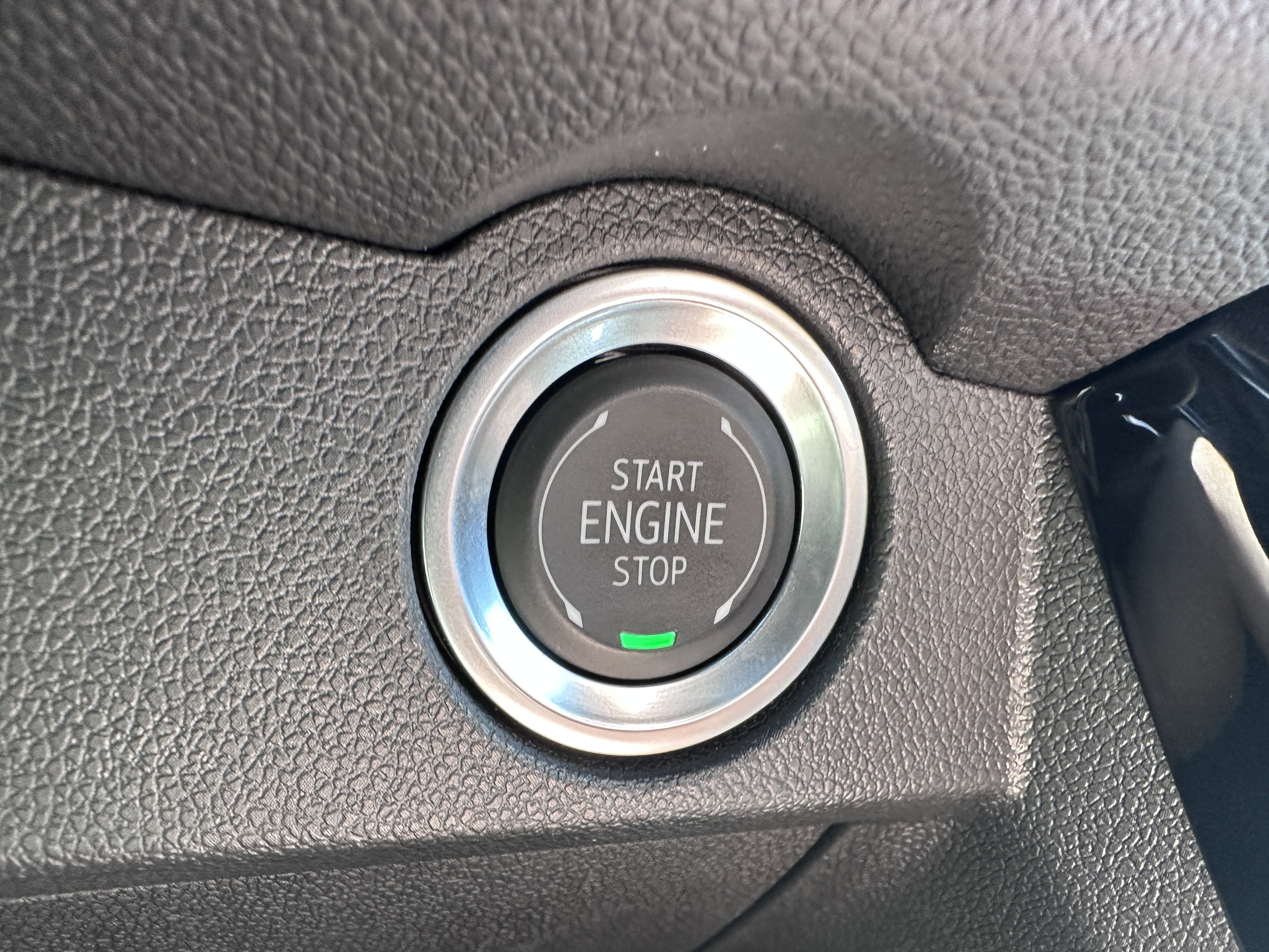 Used 2025 Chevrolet Traverse LT image 20