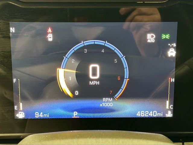 Used 2025 Chevrolet Trax RS w/ Sunroof Package image 11