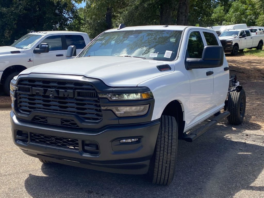 New 2027 RAM 2500 Tradesman AWD/4WD image 3